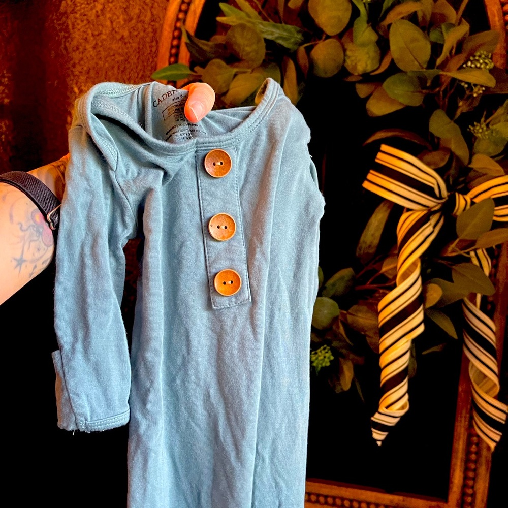 Caden Lane 0-3 months knotted gown with beanie